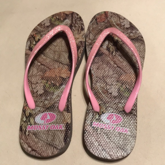 mossy oak flip flops
